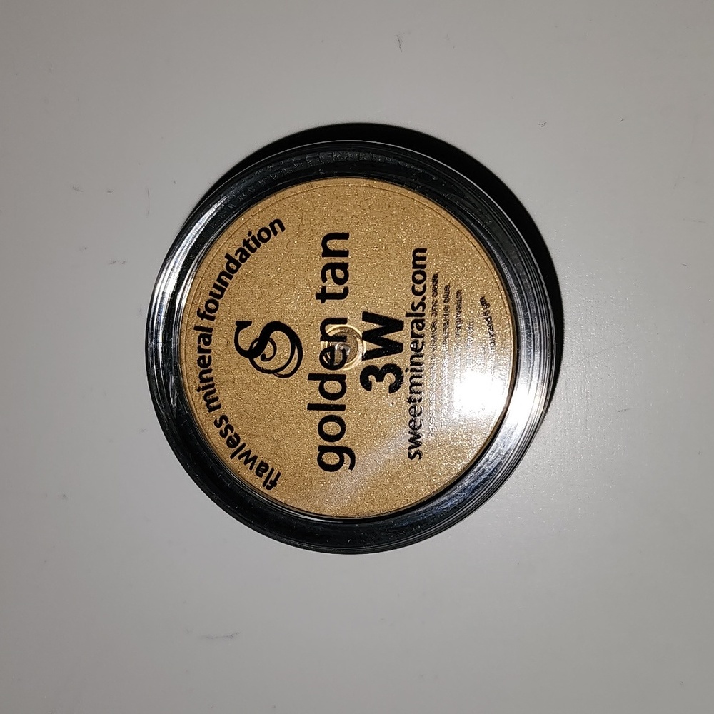 Sweet Minerals 3W Mineral Foundation